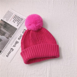Bonnet en tricot unisexe à revers et pompon, doux et confortable pour l'hiver, avec logo personnalisé, OEM, marque privée, fournisseur en gros de couvre-chefs - Product Image 5