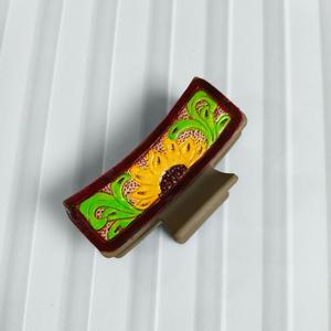 Pince à cheveux en cuir tendance avec motif feuille verte et zigzag pour accessoires féminins - Product Image 2