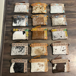 Sac à bandoulière mini en cuir de vachette travaillé à la main avec motif de tournesol et de cactus, style western, petite pochette à bandoulière pour femmes - Product Image 4