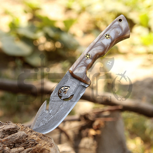 มีดล่าสัตว์ OEM Wirecut Damascus Steel Gut Hook พร้อมด้ามเรซิ่น ใบมีดคงที่ สำหรับตั้งแคมป์ กิจกรรมกลางแจ้ง และพกพาประจำวัน พร้อมปลอกหนัง - Product Image 6