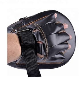 แผ่นรองฝึกซ้อมหนังแท้คุณภาพพรีเมียม สีและโลโก้ปรับแต่งได้ ขนาดปรับแต่งได้ อุปกรณ์ฝึกซ้อมเฉพาะจุดสำหรับ MMA มวยไทย ฟิตเนส - Product Image 4