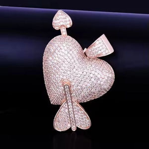 Pendentif en forme de cœur avec strass en cristal, alliage plaqué or rose, charme romantique, cadeau unisexe - Product Image 1
