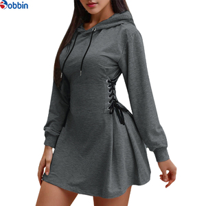 Robe mini à capuche en polaire écologique pour femme, personnalisable, avec logo uni sur le devant, coupe ajustée, manches longues, pour la saison printemps/hiver - Product Image 2