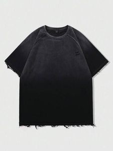 Camiseta de punto de algodón oversize para hombre con efecto tie-dye, diseño degradado con logo frontal y bajo desgarrado, estilo streetwear - Product Image 2
