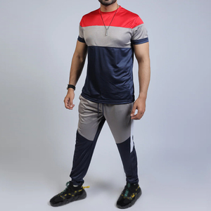 Ensemble de survêtements d'été pour hommes avec logo de marque personnalisé imprimé, prix de gros à faible MOQ, nouvelle mode, survêtement pour hommes pour activités de plein air - Product Image 5