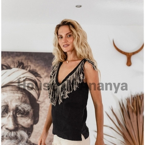 Haut en lin noir à franges, vêtements bohèmes pour femmes, haut en lin hippie bohème, haut en lin bio, cadeau pour elle pour les festivals Goa Ibiza - Product Image 1