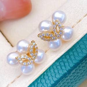 Boucles d'oreilles à clous en perles d'eau douce naturelles de 5 à 6 mm, célèbres sur Internet, plaquées or 14 carats, même design de bijoux que l'original - Product Image 5