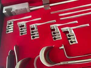 Sistema de Retractores Quirúrgicos Thompson de Acero Inoxidable de 30 Piezas para Cirugía Ortopédica y Abdominal - Product Image 4