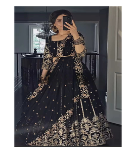 Lehenga et Choli noirs brodés de haute qualité, tenue de soirée attrayante, fabriqués en tissus fins, vêtements indiens et pakistanais - Product Image 3