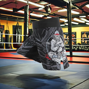 Shorts de boxe Muay Thai unisexes avec logo frontal, légers et respirants pour l'entraînement aux arts martiaux - Product Image 3
