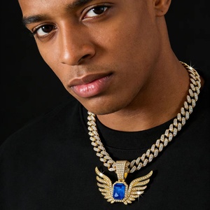 <span class=keywords><strong>Collana</strong></span> <span class=keywords><strong>con</strong></span> Ciondolo Ali d'Angelo in <span class=keywords><strong>Rubino</strong></span> Ghiacciato, Gioielli Hip Hop Bling <span class=keywords><strong>con</strong></span> Catena Cubana in Lega di Lusso e Cristalli, <span class=keywords><strong>con</strong></span> Gemma Rossa - Product Image 3