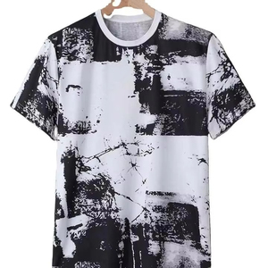 Camiseta de Manga Corta para Hombre de Alta Calidad con Estampado Gráfico Abstracto, Textura Desgastada, Diseño Monocromático, Transpirable, Hecha a Medida en Pakistán - Product Image 1