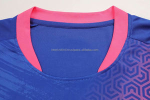 Ensemble de maillots de football personnalisés pour hommes - Kit de football vierge à manches courtes 100 % polyester à séchage rapide - Product Image 2