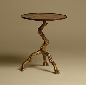 Table d'appoint en métal inspirée des bijoux, avec base artistique et finition design, rehaussant l'ambiance intérieure - Product Image 1