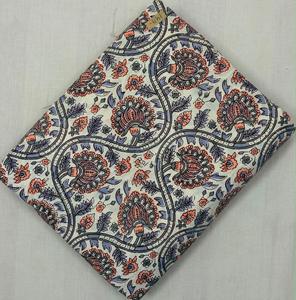 Tissu en coton brodé floral vert respirant de qualité supérieure, 150 g/m², léger, pour robes, motif botanique traditionnel - Product Image 3