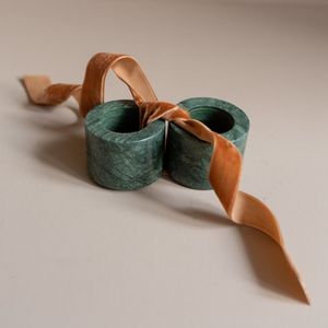 Magnifiques anneaux de serviette en résine colorée, vaisselle tendance pour la décoration de la maison, qualité supérieure, fabriqués en Inde. - Product Image 6