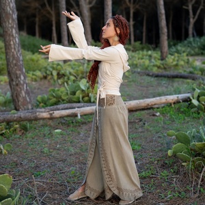 Blusa con Capucha de Algodón Estilo Festival, Manga Campana, Estilo Boho, Top de Verano para Atuendos de Verano y Festivales - Product Image 3