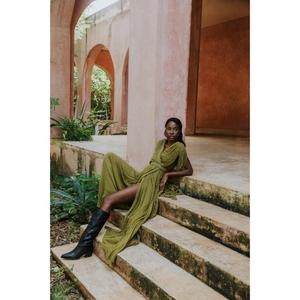 Elegancia: Nuestro Vestido Luna Asimétrico Más Vendido Ahora Disponible, Vestido Cruzado de Lujo para Vacaciones, 100% Algodón, Largo hasta el Suelo, Color Sólido - Product Image 2