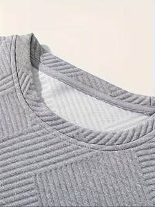 Ensemble de sport décontracté deux pièces pour homme avec t-shirt respirant à manches courtes et short à cordon de serrage pour l'hiver - Product Image 3