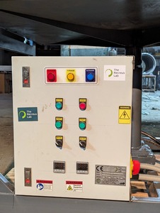 Máquina de Prensado de Láminas Combinada de 1.5 x 1.5 Metros, la Más Vendida, para la Fabricación y Reciclaje de Láminas de Plástico Reciclado - Product Image 5