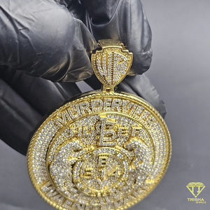 Pendentif de luxe style Hip Hop pour homme, avec médaillon pièce Murderville entièrement serti de pierres - Product Image 6