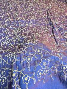 Vente flash : Tissu en soie bicolore de luxe où la grâce rencontre l'élégance pour robes de mariée ou saris, disponible à prix abordable - Product Image 6