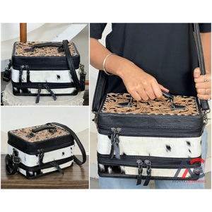 Sac de maquillage en cuir véritable de haute qualité, fait main par un designer, forme carrée, boîte à bijoux pour femmes, style western, organiseur de voyage - Product Image 1