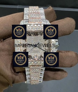 Montre carrée en acier inoxydable à quartz, date, verre saphir, 42 mm, entièrement sertie de pierres, sport, luxe, mode, aiguilles, 10 bars de résistance à l'eau - Product Image 1