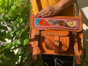 Bandolera de cuero con bordado de cabra auténtica, bolso étnico bohemio de 10x13 pulgadas - Product Image 4