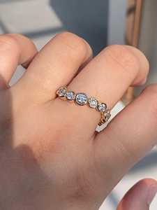 Anillo de boda con engaste de diamantes cultivados en laboratorio, 2 quilates en total, con bisel redondo – Anillo de media eternidad - Product Image 1