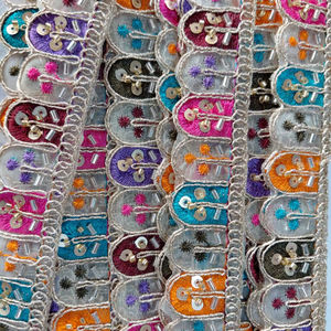 Ribete de encaje bordado multicolor para sari, blusa, dupatta, vestido y manualidades - Product Image 1