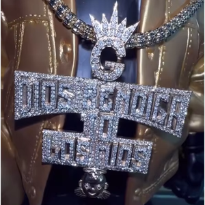 Pendentif Moissanite de Luxe pour Homme, 2 Rangs VVS, Lettre Initiale Sertie de Pierres Brillantes, Coupe Ronde, Argent 925, Pendentif Moissanite Personnalisé - Product Image 1