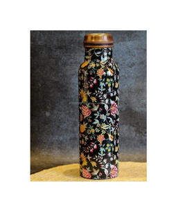 Bouteille d'eau traditionnelle en cuivre aux bienfaits ayurvédiques pour stimuler la digestion de l'immunité et le bien-être général du corps - Product Image 2