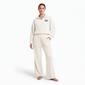 Conjunto de dos piezas de chándal de terciopelo para mujer, moderno, con hombros caídos, manga larga, cuello vuelto y pantalón jogger. - Product Image 5