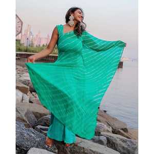 Vestido Kaftán Verde Ola de un Solo Hombro, Talla XS, Silueta Holgada, Tela de Chifón Transpirable - Product Image 4