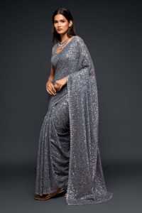 Sari de Lujo Gris Plateado con Lentejuelas, Sari de Georgette con Trabajo Metálico de Lentejuelas Pesadas, Sari de Diseñador para Bodas Indias y Fiestas - Product Image 4
