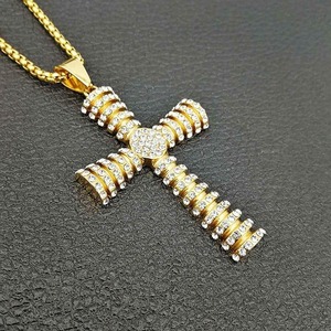 Collar de cruz grande de moissanita gótica de acero inoxidable chapado en oro de 18k, joyería de lujo estilo hip hop - Product Image 2