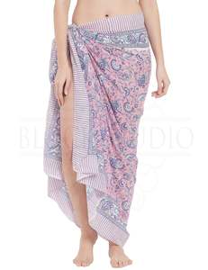 Pareo de algodón con estampado a mano en rosa prisma para mujer, ligero, ideal para la playa y resorts de verano. - Product Image 5