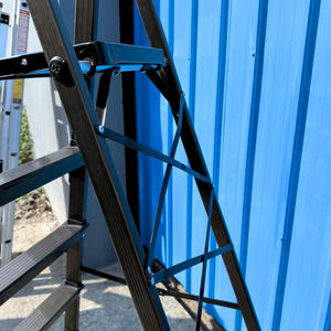 Aluminium <b>Step</b> Ladder 6–7 <b>Steps</b> Lightweight Folding Ladder Supplier - Product Image 2