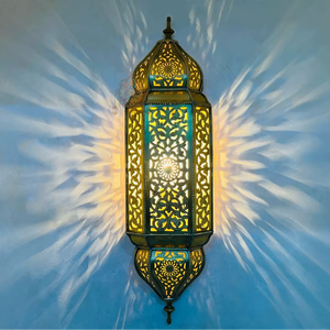 Lámpara de Pared de Hierro Estilo Art Deco, Acabado en Latón, Lámpara de Pared Tallada a Mano en Metal, Iluminación Decorativa para Diwali y Pascua - Product Image 3