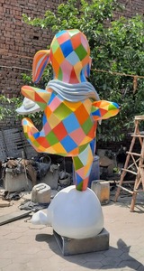 Escultura de Conejo Geométrica de Fibra de Vidrio de la Mejor Calidad, Decoración de Jardín para Exteriores, Estatua Artística para Paisajismo del Hogar, Disponible para la Venta - Product Image 4