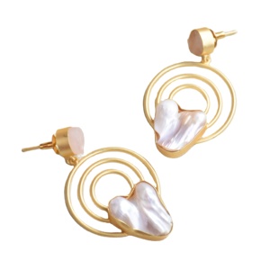 Boucles d'oreilles pendantes en laiton baroque avec perles, plaqué or haute brillance, motif géométrique, quartz rose, pierre naturelle, design unique, vente en gros - Product Image 4