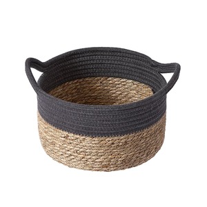 Cesta de almacenamiento pequeña de algas marinas con rayas grises para interiores, cesta de almacenamiento hecha a mano, venta al por mayor, ecológica, hecha en Vietnam - Product Image 1