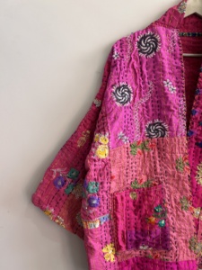 Veste kimono courte matelassée Kantha faite à la main pour femmes, style bohème - Product Image 3