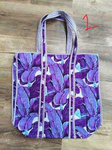 Bolso de Hombro Acolchado de Algodón con Estampado de Bloques, Moderno y a la Moda para Mujer, Hecho a Mano, Lavable, Hermoso Accesorio de Compras - Product Image 3