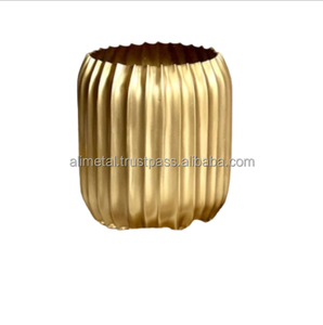 Hermosa maceta o jarrón personalizable dorada Premium para el hogar, jardín, sala de estar, decoración de boda - Product Image 1