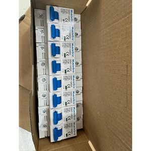 เบรกเกอร์วงจรไฟฟ้ากระแสตรงและกระแสสลับ MuscleGrid Heavy Duty 125A สำหรับโครงการ DIY และแบตเตอรี่ลิเธียม-ระบบจัดการแบตเตอรี่ (BMS) - Product Image 1