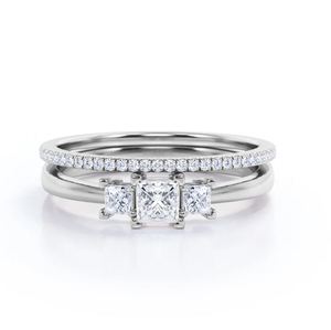 Anillo de compromiso, aniversario y eternidad de moissanita con corte princesa de 0.85 quilates, estilo trilogía antigua, geométrico, de oro para mujer - Product Image 3