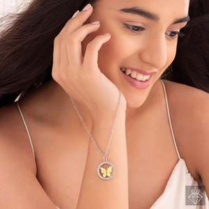 PRAO Elegante colgante de mariposa amarilla en círculo de cristal Collares de cristal elegantes - Product Image 5