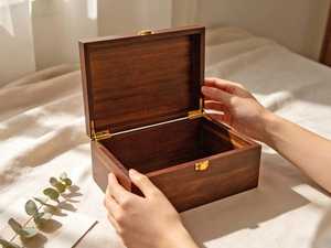 Caja de Madera Rectangular Grabada Personalizada para Recuerdos, Estuche de Almacenamiento de Joyería Religiosa con Forro de Fieltro, Organizador de Rosarios para Comunión - Product Image 2